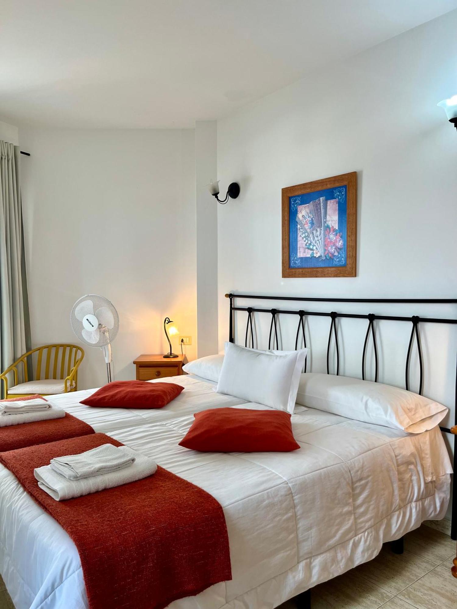 Apartamentos Edalmar 弗龙特拉 外观 照片